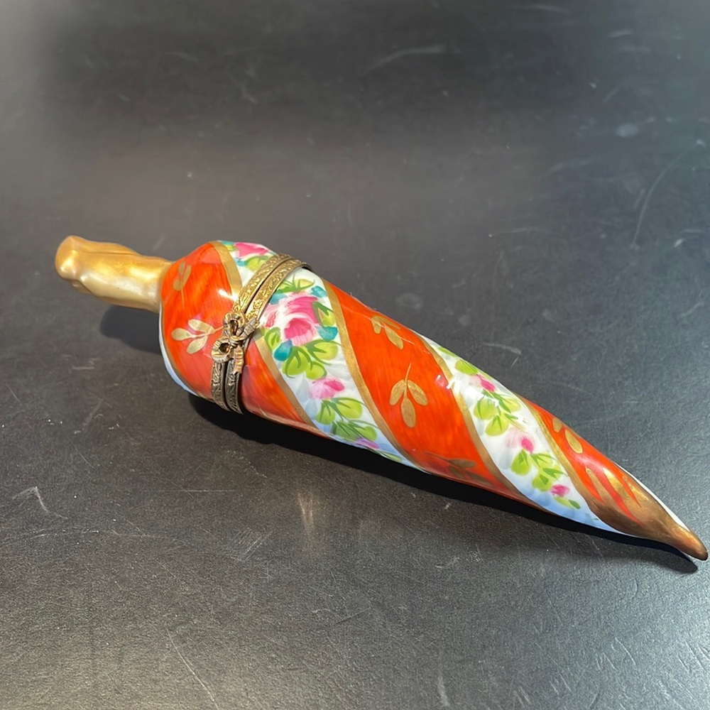 Limoges pepper box
